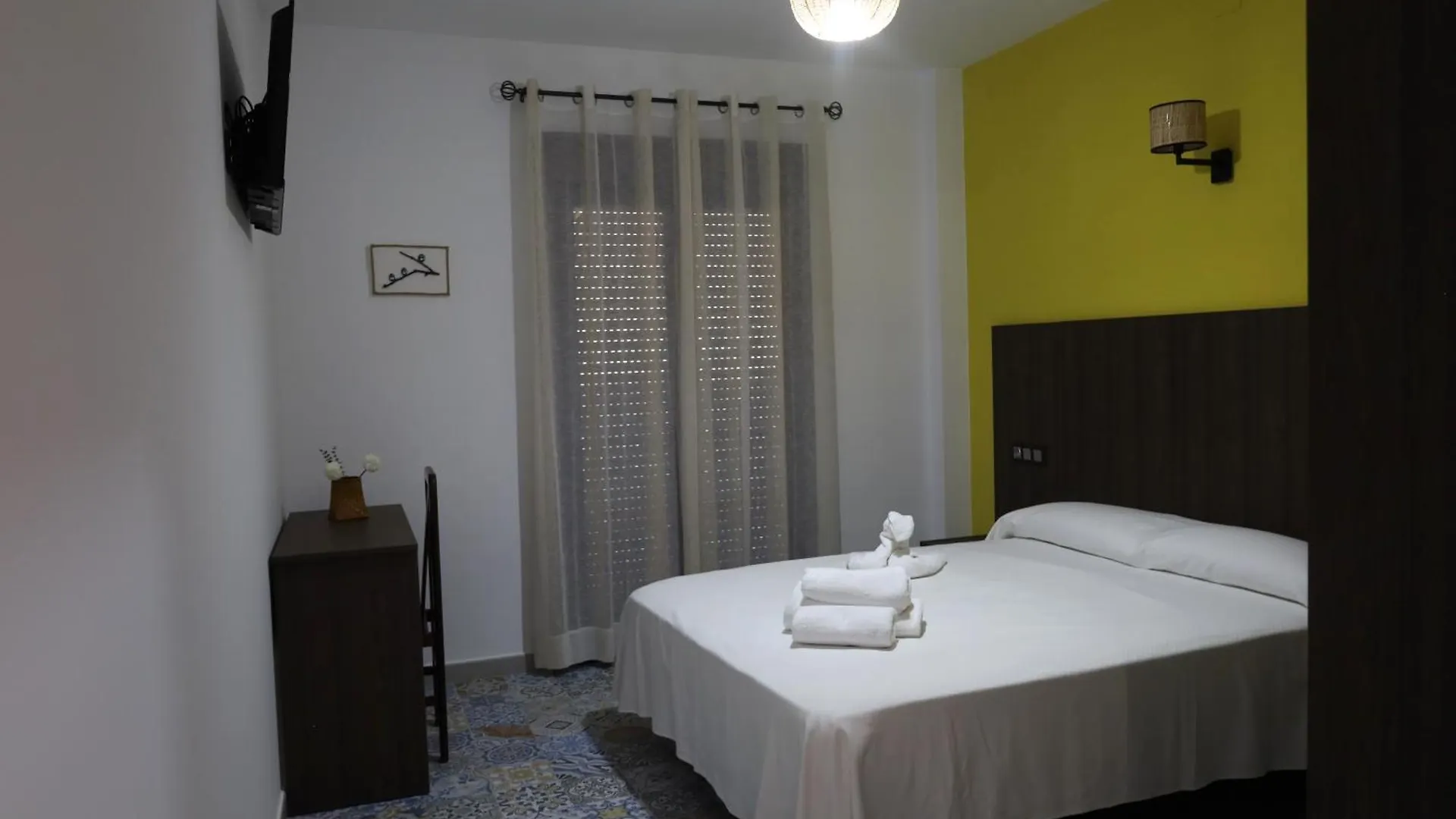 Hospedium Dlj Hostal La Paz Marmolejo Parking Gratis