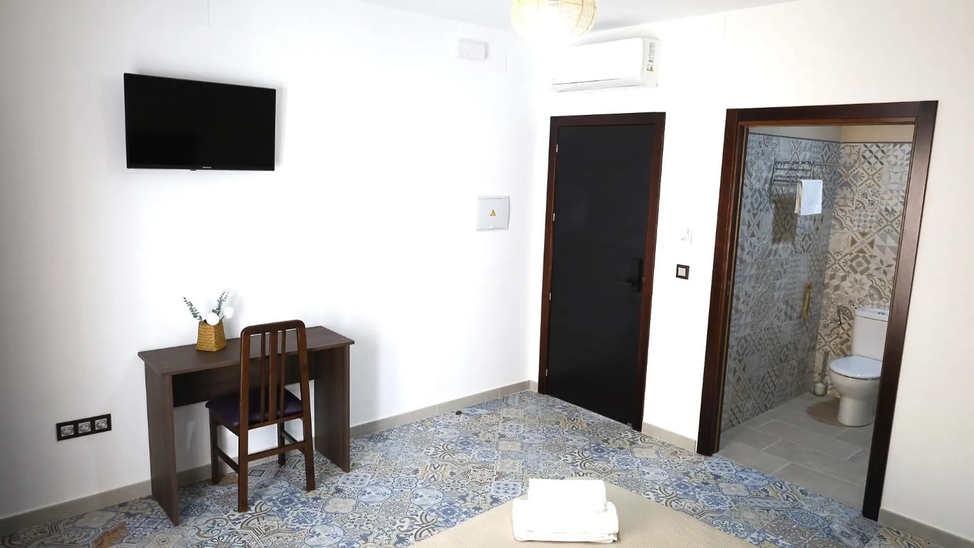 Hospedium Dlj Hostal La Paz Marmolejo Parking Gratis Guest house